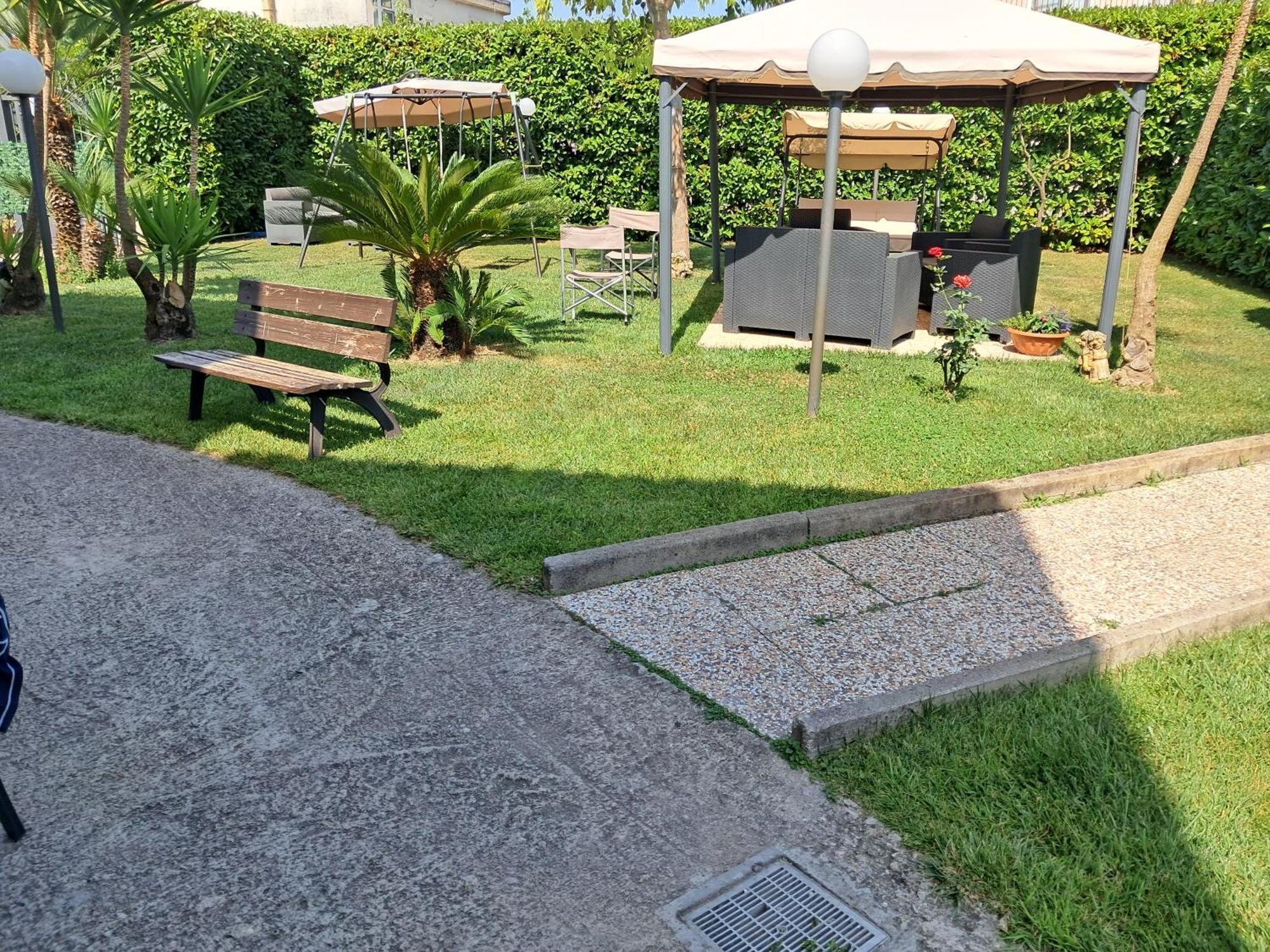 Depandance Con Piscina In Uso In Esclusivo In B&B SantʼAntonio Abate Extérieur photo